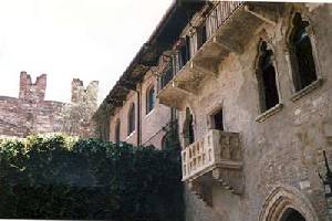 Xtrallusion offers characteristic Bed and Breakfast, B&B, Guest House, Hotel, Albergo and Country Lodge accommodation in Italy. Plus independent self-guided Walking, Adventure, Activity, Skiing and Paragliding Holiday itineraries on the Italian Rivieras, in the Italian Lakes, in the Italian Alps and in some of the most beautiful corners of Italy.